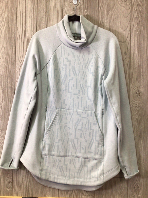 Title Nine Sweatshirt Size Medium